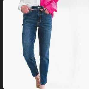 Gap skinny high rise size 26 raw hem in excellent condition​
27 inch inseam